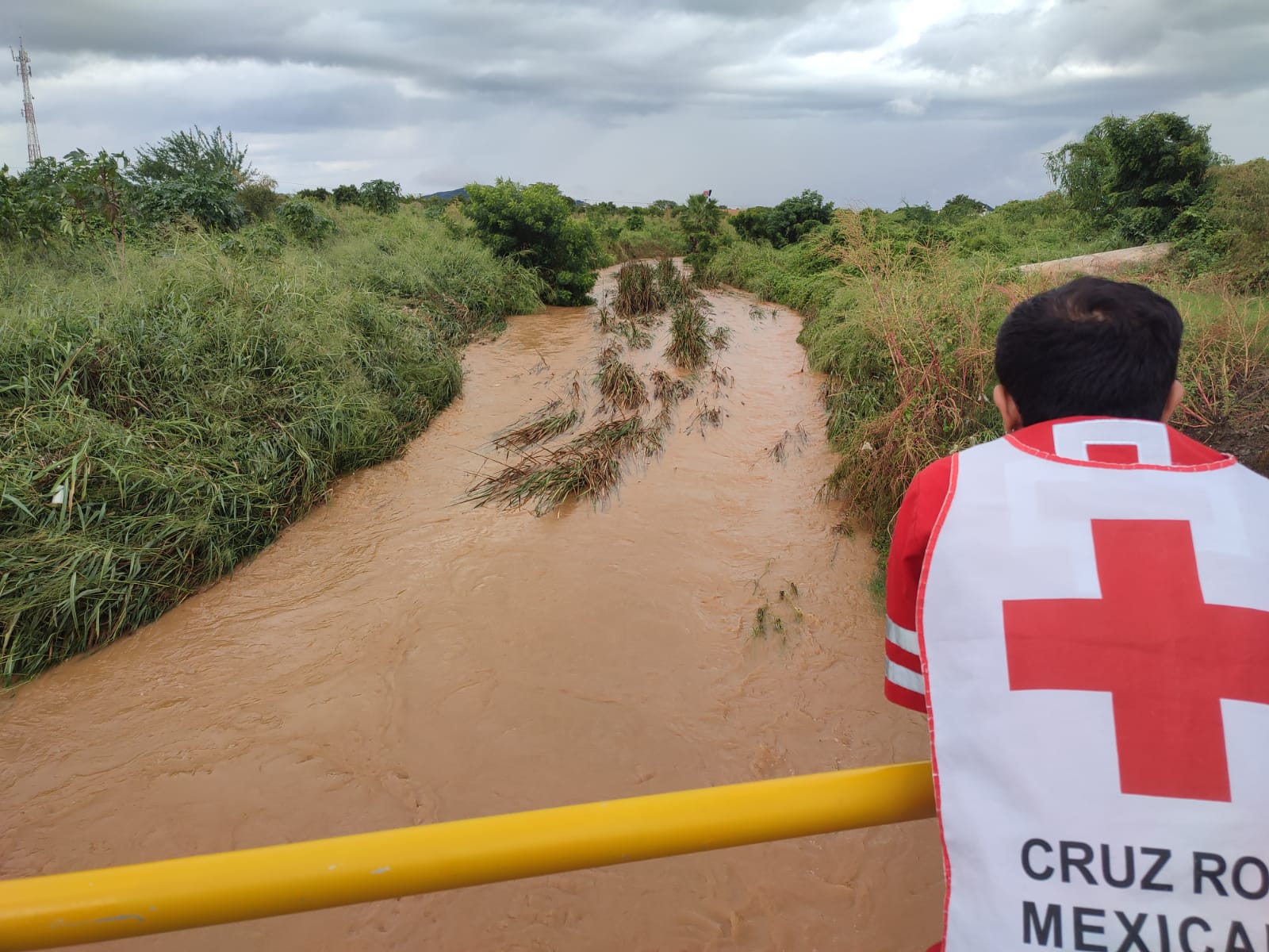 Activan búsqueda para encontrar a Lizandro Amado, fue arrastrado por el arroyo Jabalines en Mazatlán (cortesía)