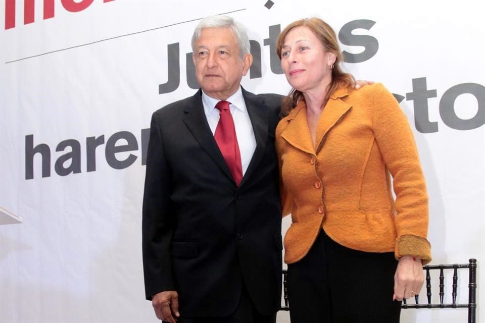 Andrés Manuel López Obrador y Tatiana Clouthier. Foto: Cortesía