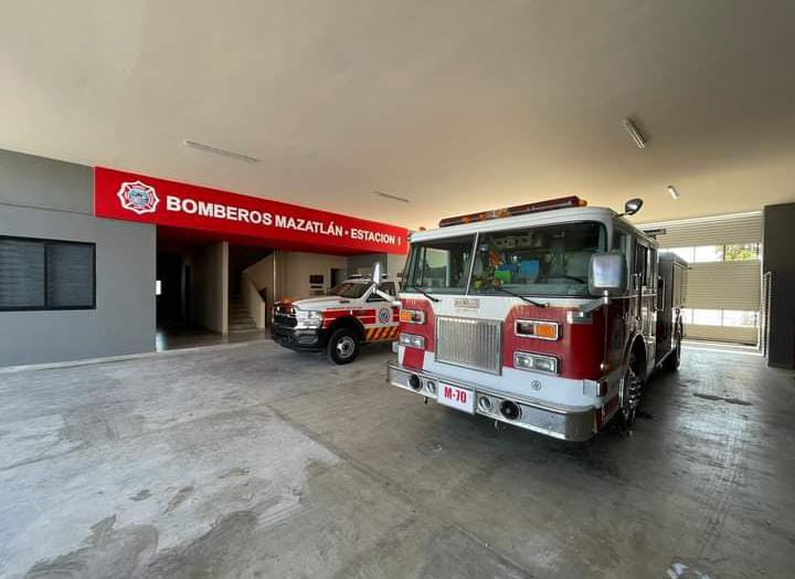 Camión de Bomberos Mazatlán.