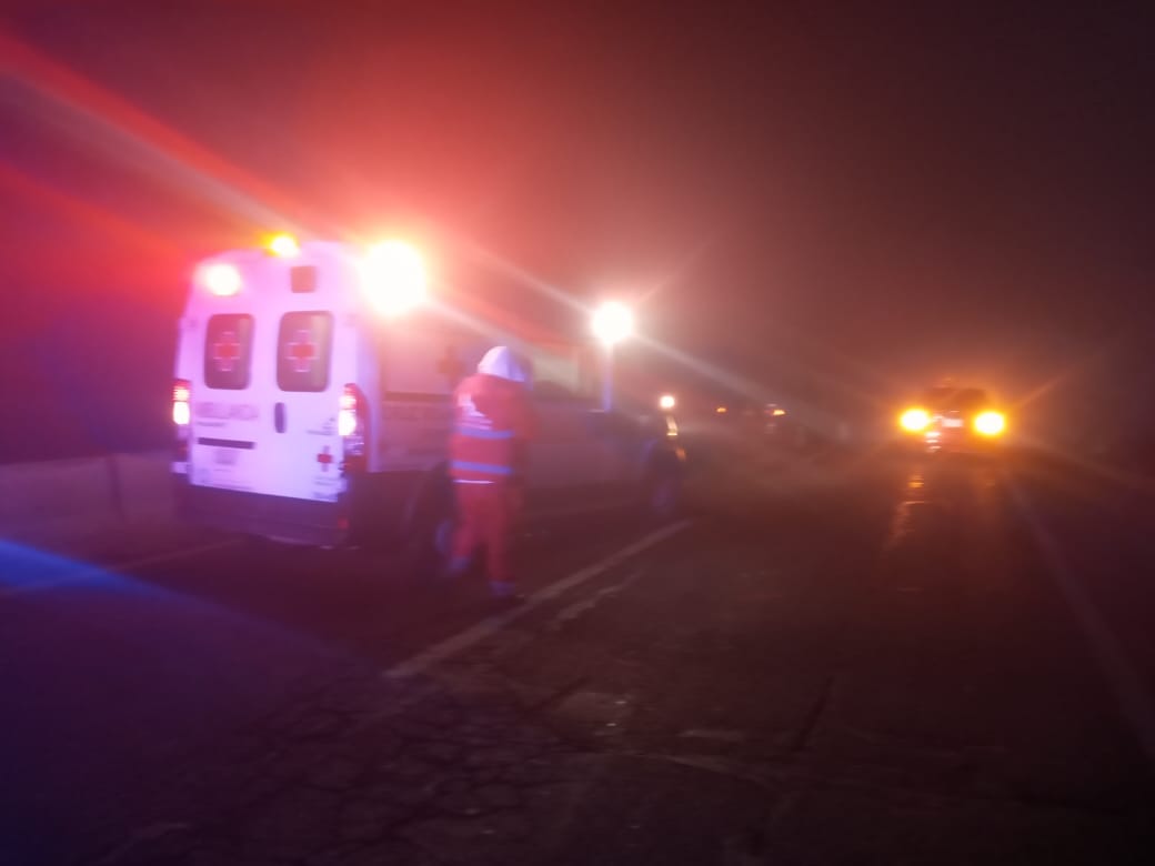 Densa neblina provoca dos accidentes sobre la México 15