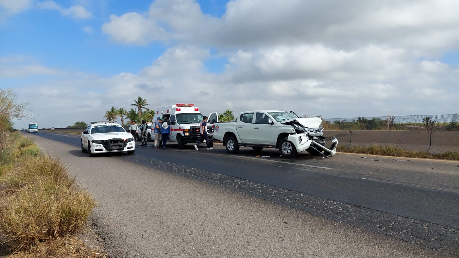 En Ahome, par de accidentes sobre la México 15 deja un mujer lesionada y daños materiales
