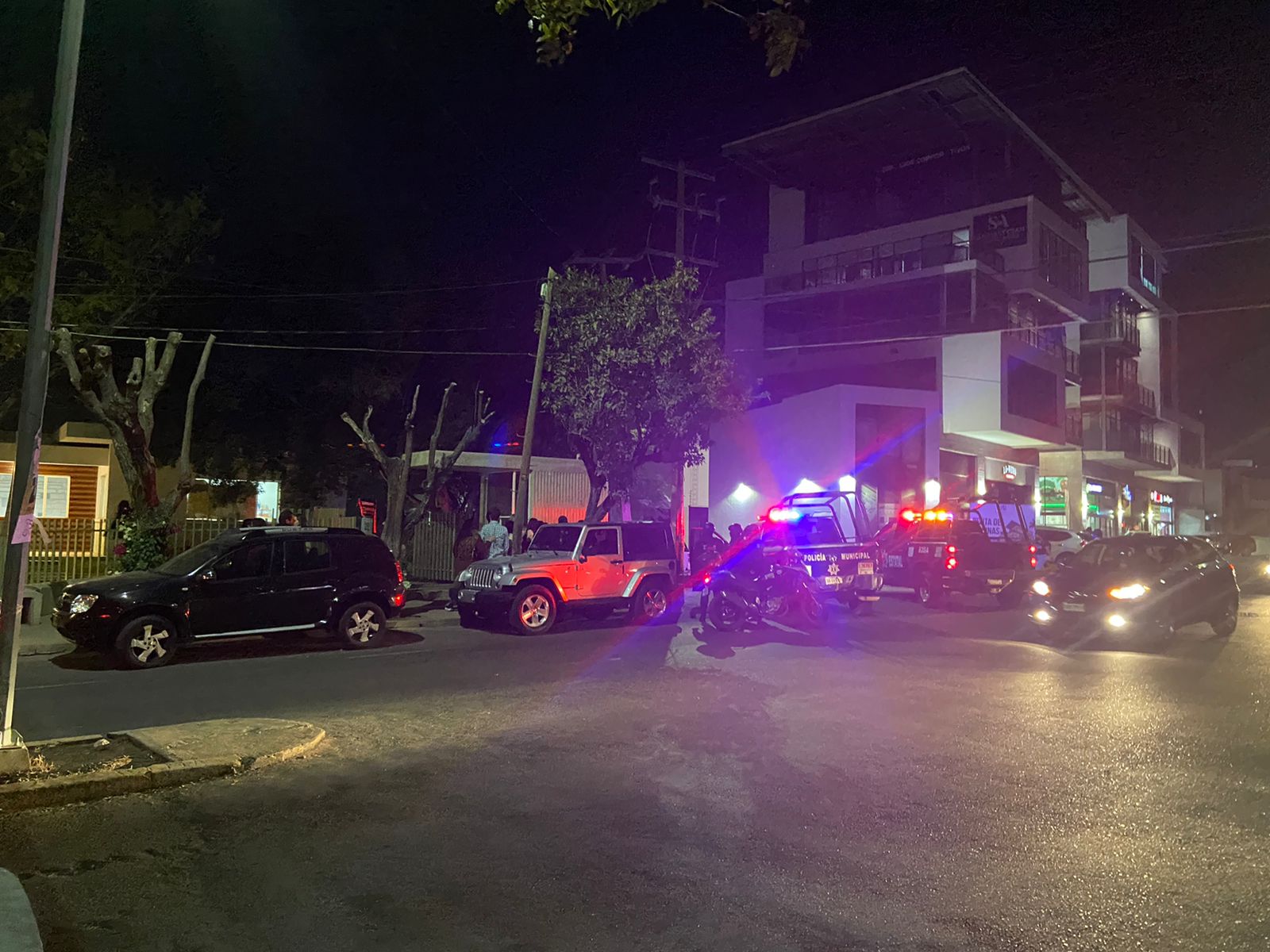 En plena proyección de película, asaltan en casa del Maquío, en Culiacán