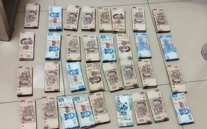 Fajos de dinero. Foto: Cortesía