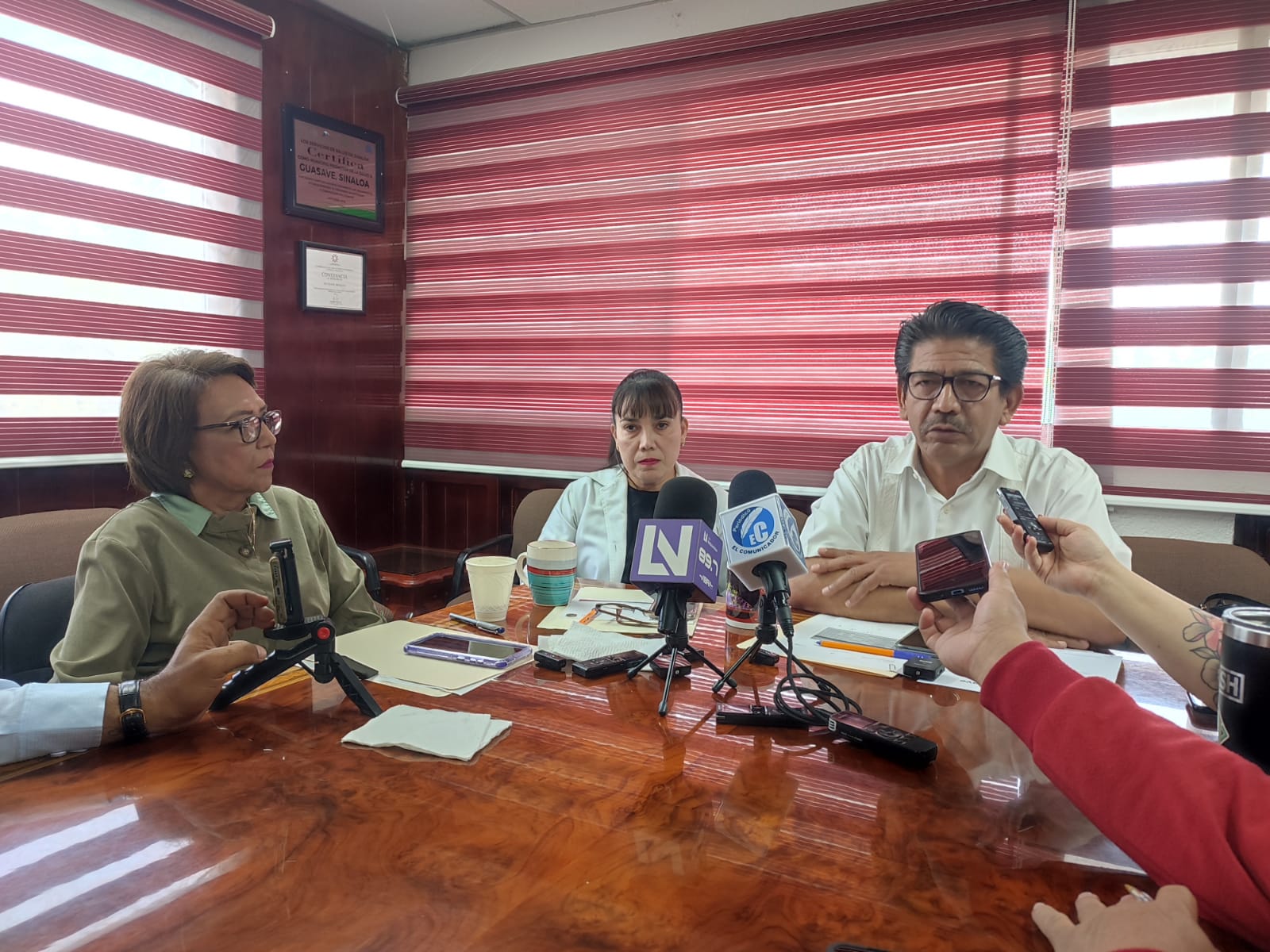 Martin Ahumada Quintero Lourdes Cardona, Irma Limon Elu y la doctora Andrea Leticia Espinoza Camacho