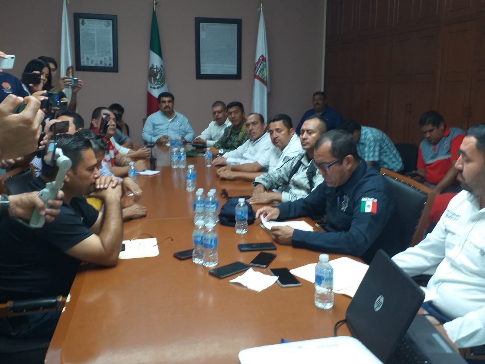 Mesa de seguridad de Salvador Alvarado