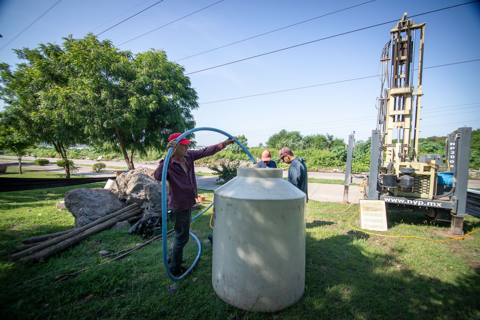 Perforación para pozo de agua en Alturas del Sur en Culiacán. Foto: Josefina Rubio