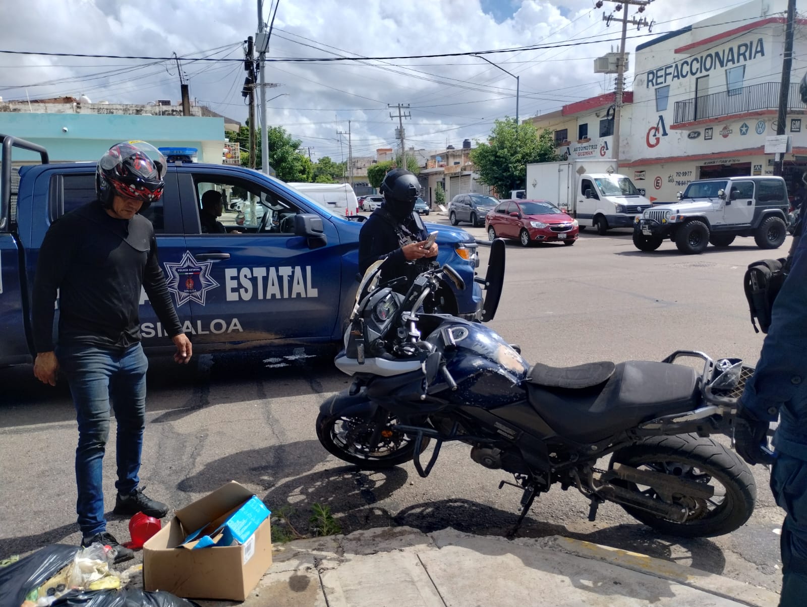 Policía estatal del escuadrón motorizado resulta lesionado en choque, Culiacán