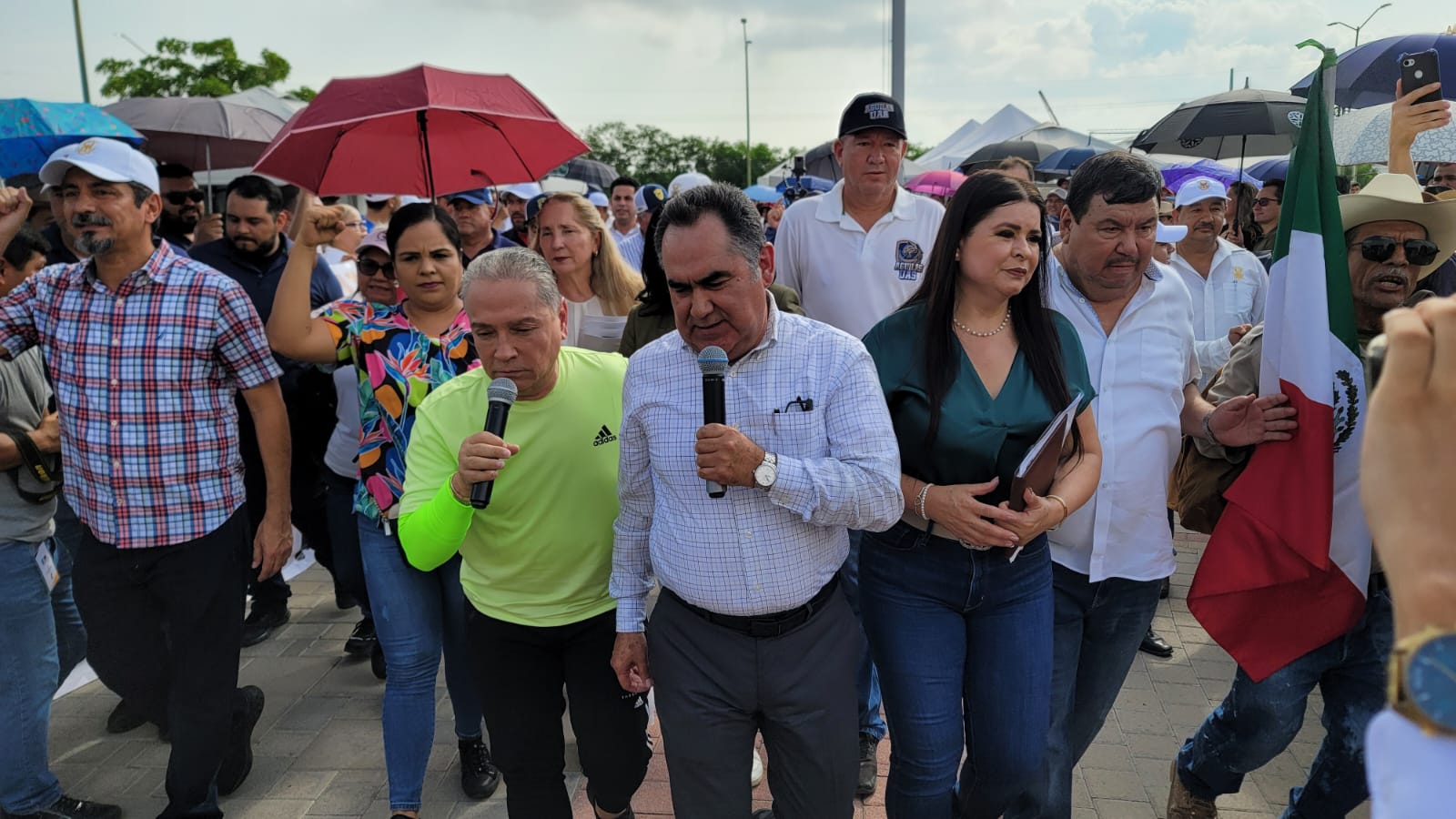Rector de la Universidad Autónoma de Sinaloa (UAS) arriba a la Sede Regional de Justicia Penal Acusatoria y Oral