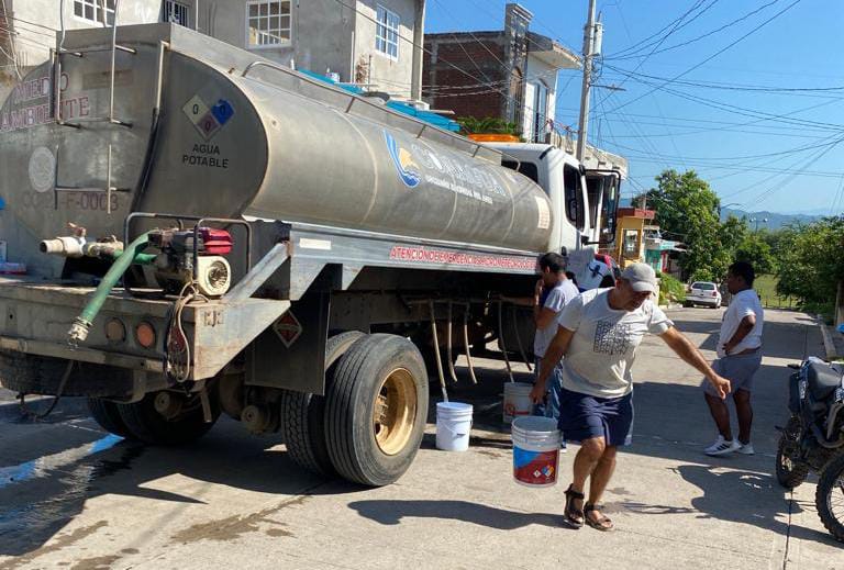 Regresa paulatinamente el agua a Villa Unión, tras culminar labores de Jumapam en Rio Presidio