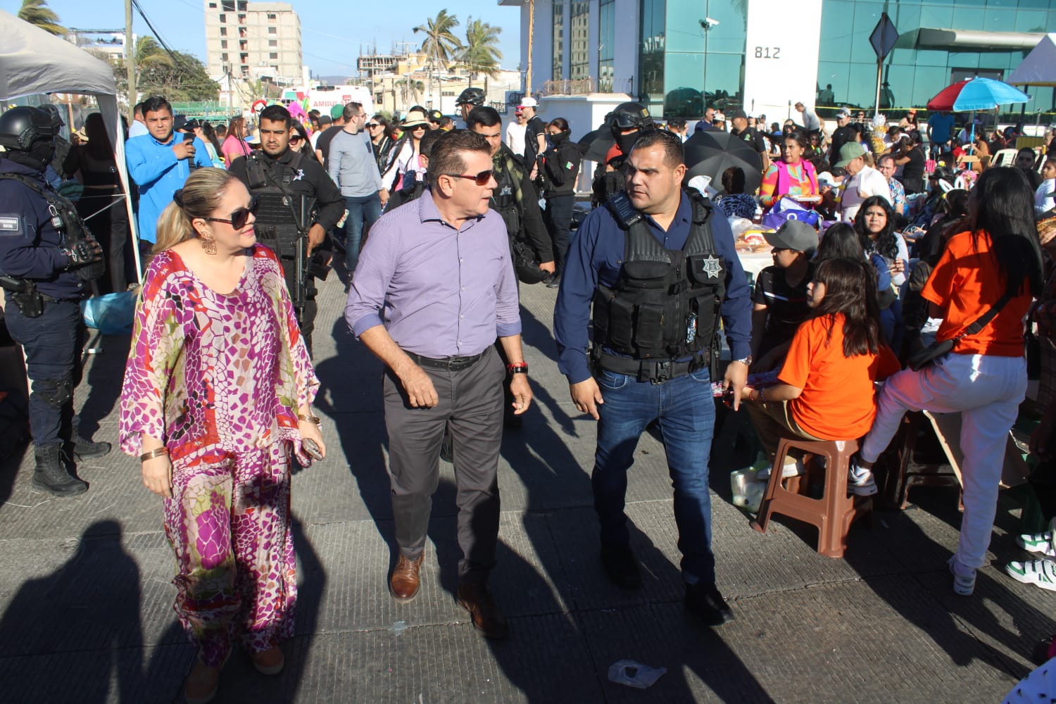 Reúne desfile a 600 mil personas en Mazatlán