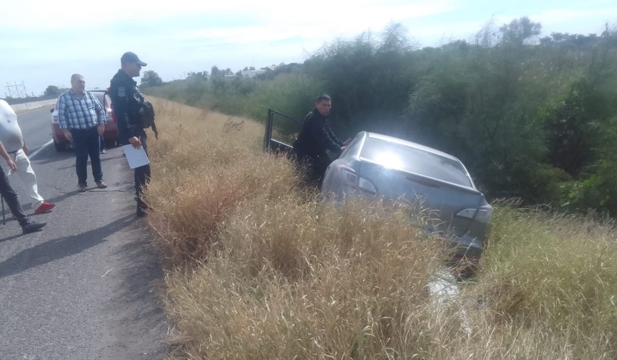 Salida de camino por la México 15 en Guasave, dejó un adulto mayor lesionado