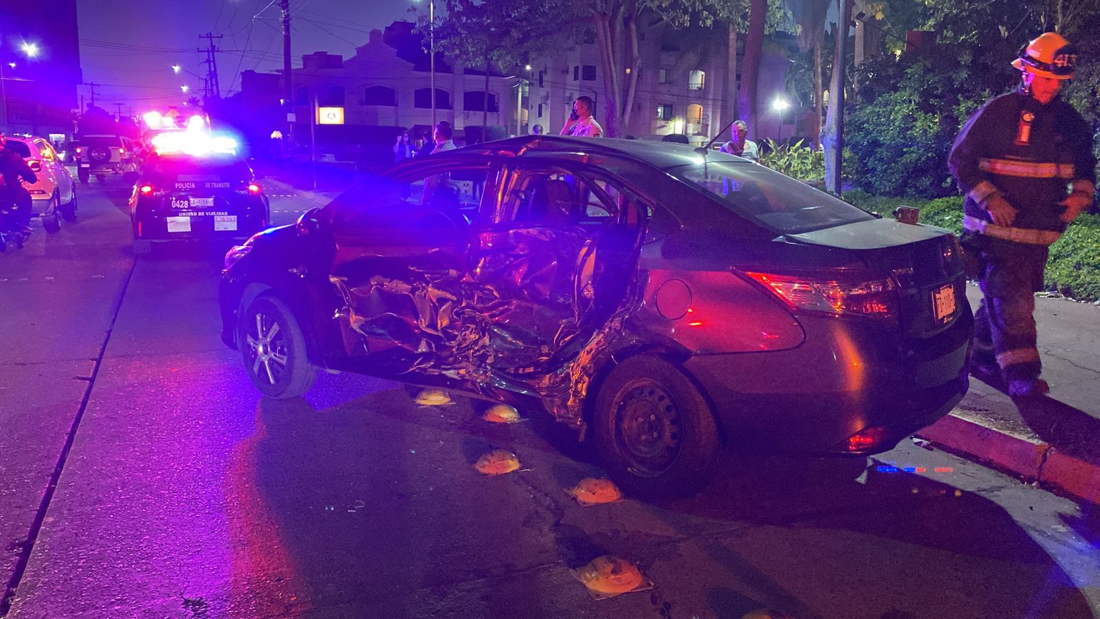 Se registra aparatoso choque afuera del Jardín Botánico, en Culiacán