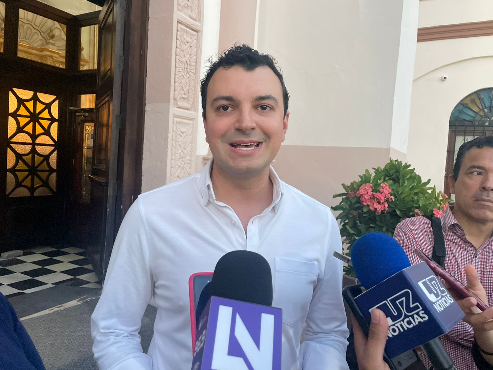 ‘Ya está aferrado al cargo’: PAN sobre destape de Alejandro Higuera a la alcaldía de Mazatlán Secretario general del Partido Acción Nacional (PAN), Luis Ángel Solano Guatimea