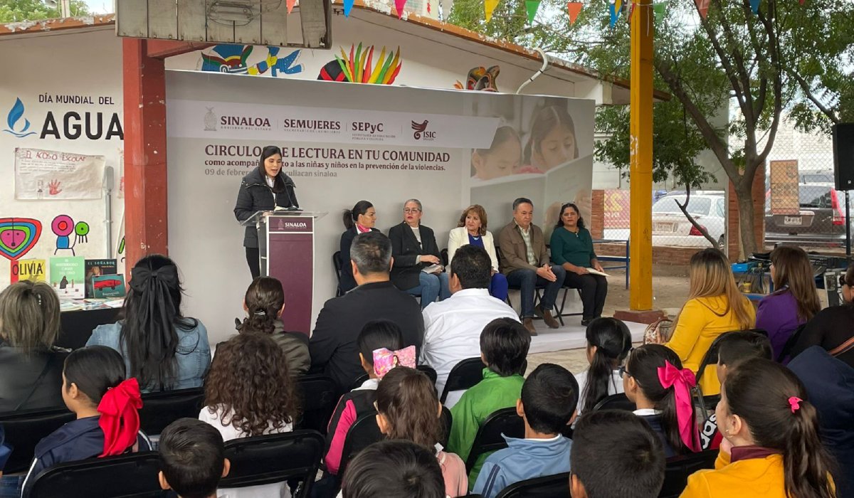 Teresa Guerra Ochoa y Graciela Domínguez Nava encabezaron el programa evento de Círculos de lectura en escuela primaria