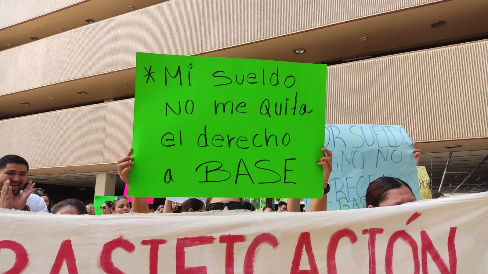 Trabajadores de Salud se manifiestan; exigen se retiren bases que entregó la SSA a personas sin antigüedad