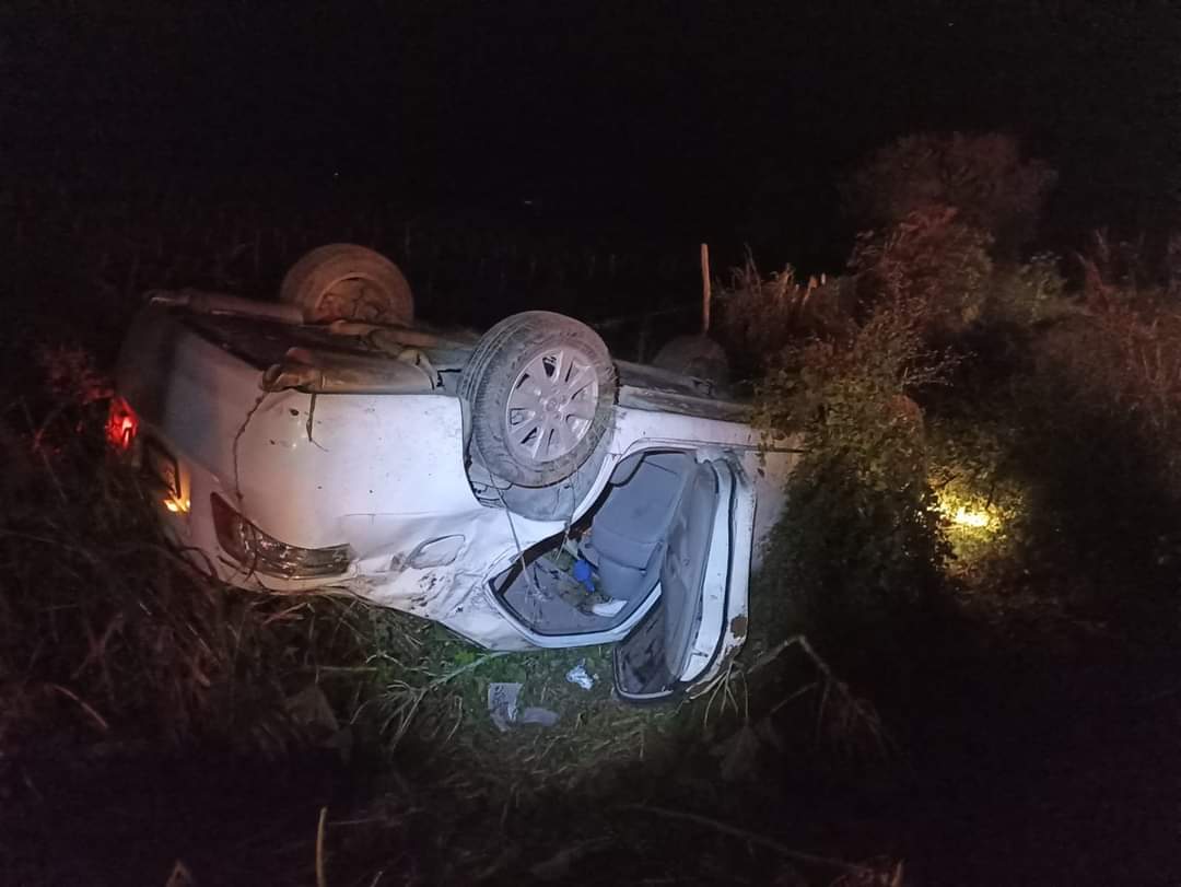 Volcadura deja tres lesionados durante la madrugada en la comunidad de El Walamo Volcadura deja tres lesionados durante la madrugada en la comunidad de El Walamo