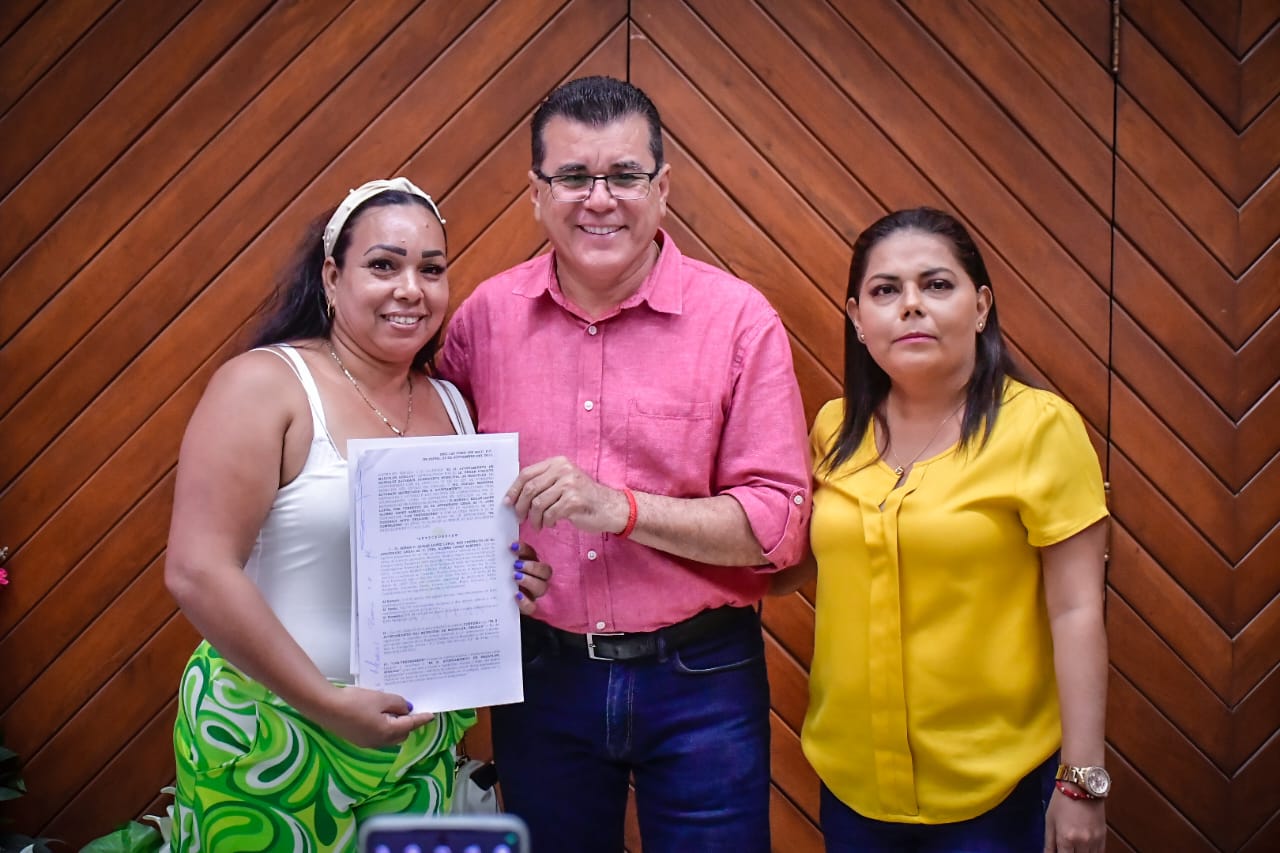 Dice Edgar González tener cuerda para rato y calla las críticas