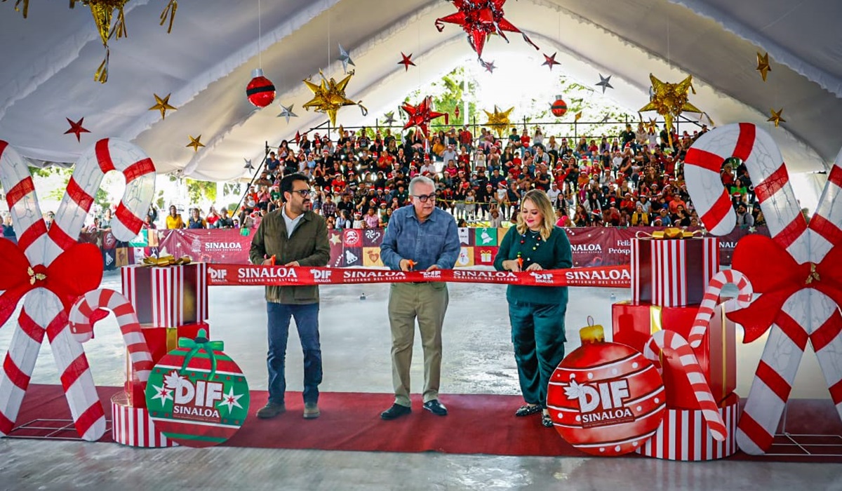 Rubén Rocha Moya inaugura pista de hielo en Culiacán