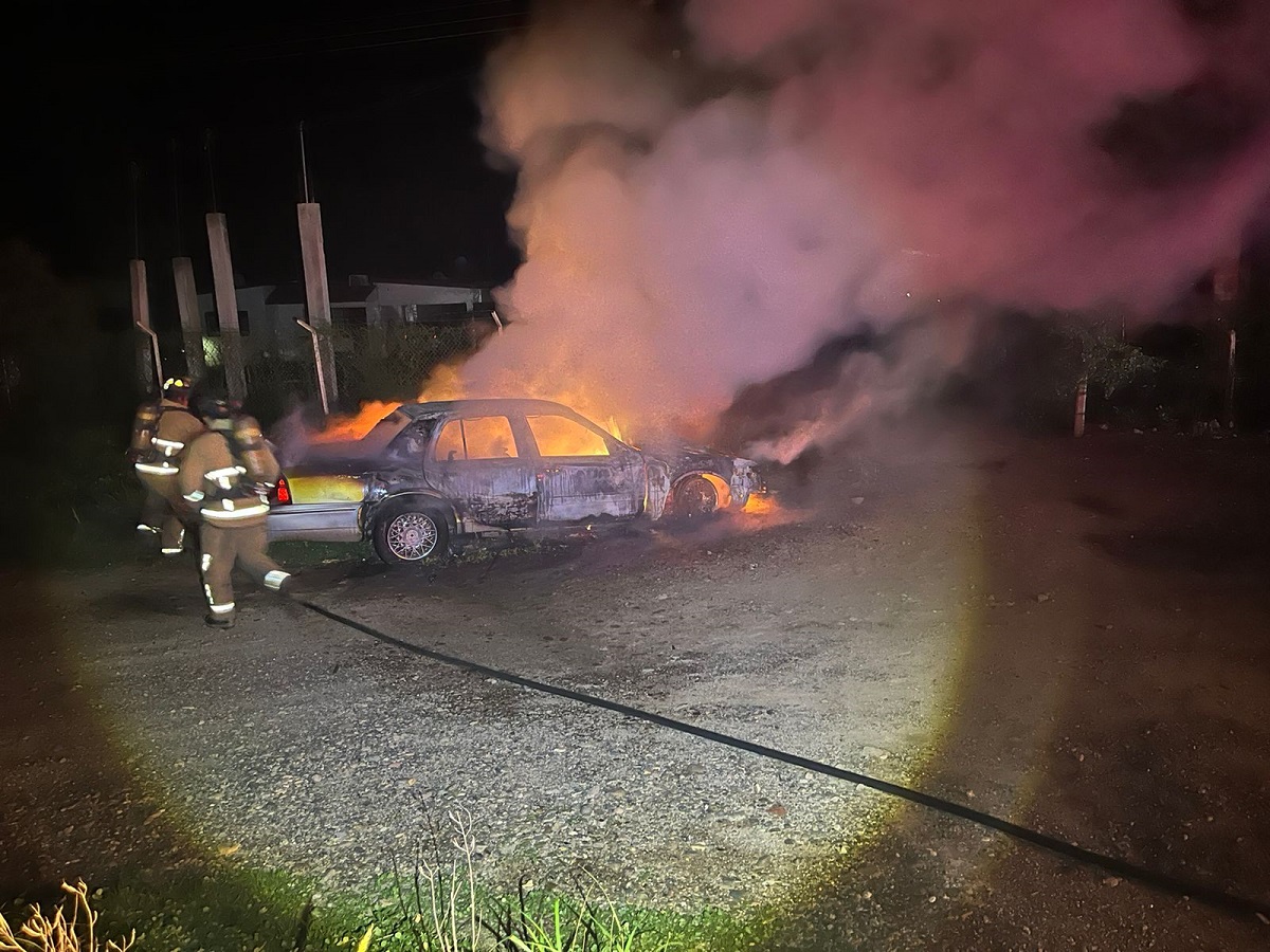 Choque por la carretera a León Fonseca, en Guasave deja a un hombre sin vida y dos unidades incendiadas