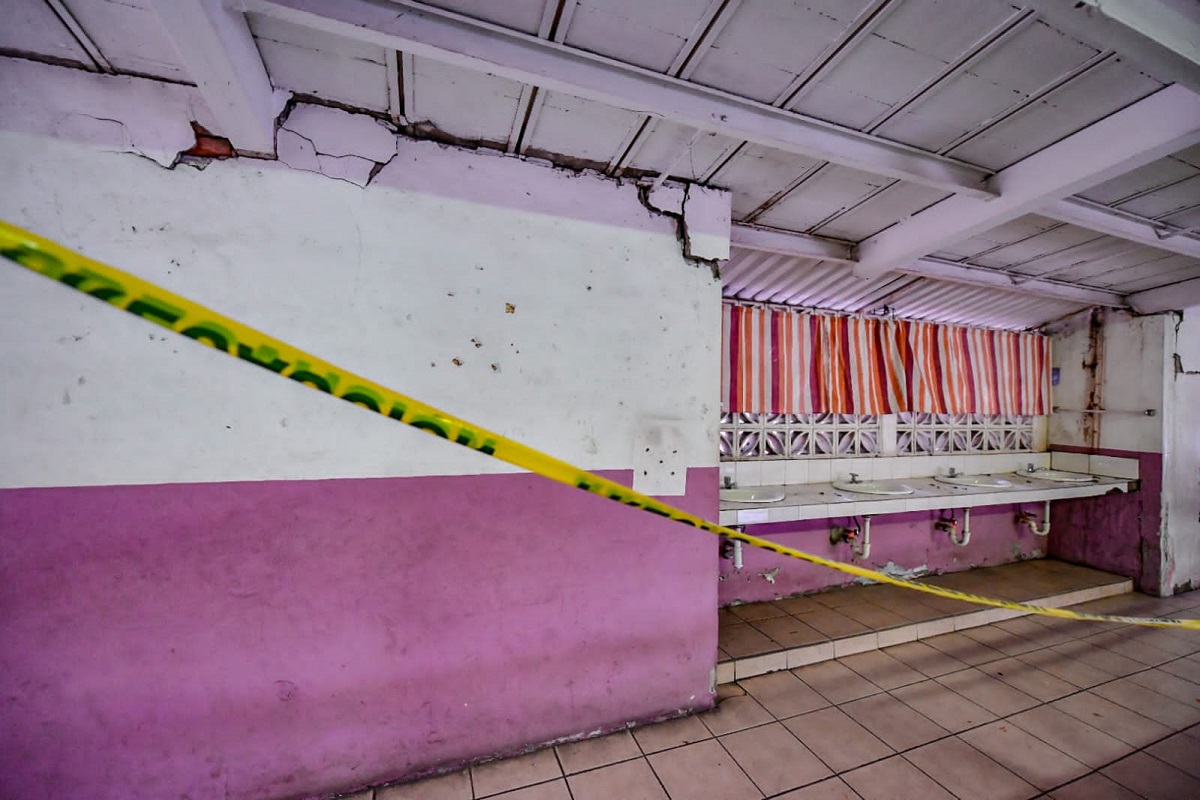 Escuela con daños tras lluvias en Mazatlán