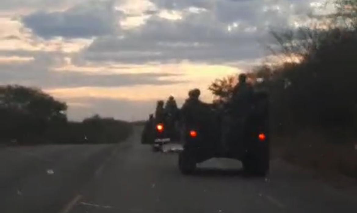 Agreden a militares en Quilá, Culiacán; aseguran camioneta con armamento