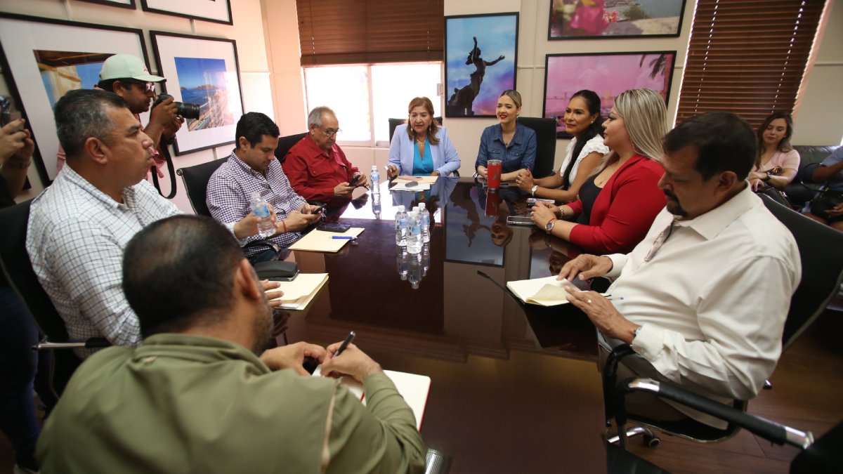 alcaldesa de mazatlan recibe a morenistas