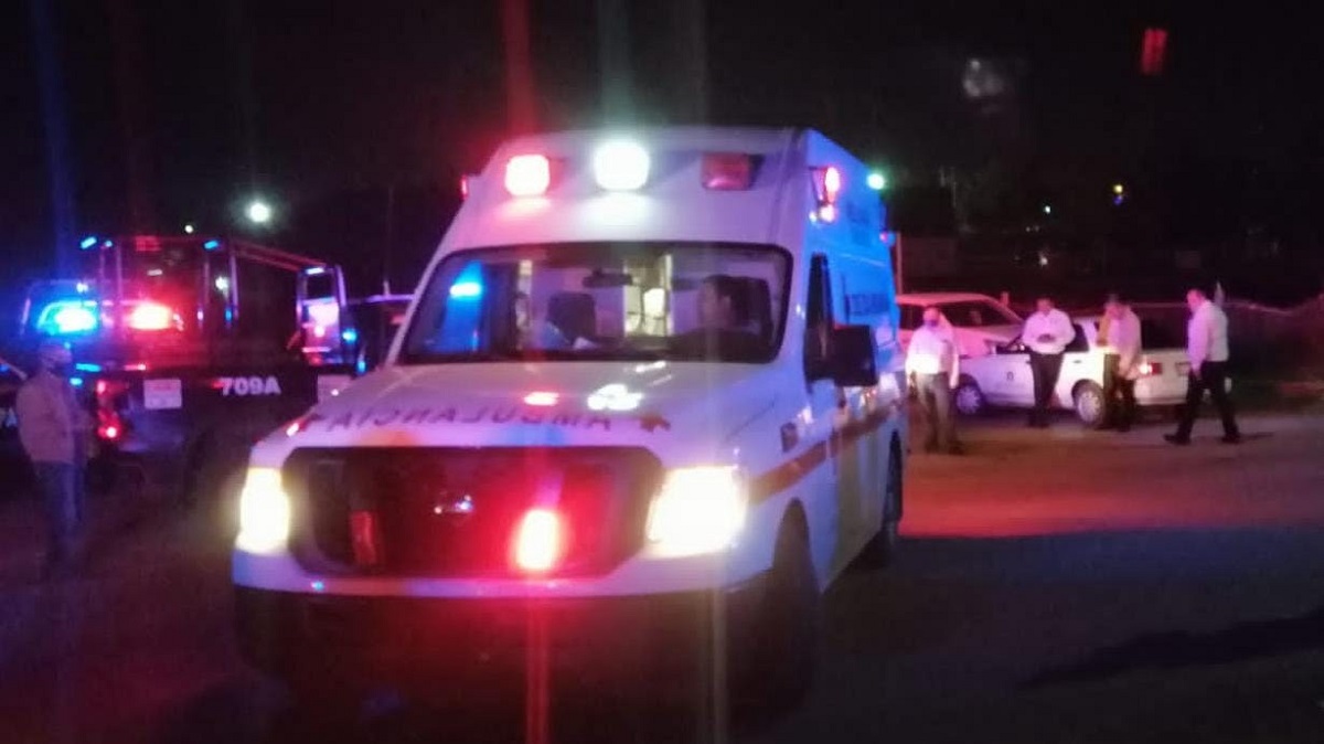 Ambulancia en traslado al hospital (archivo Los Noticieristas)