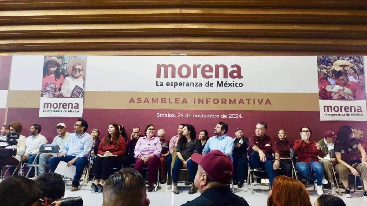 Llega Andy López Beltrán a Mazatlán y reúne a la estructura de Morena en el MIC