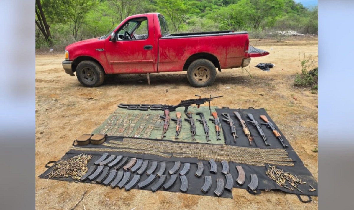 Aseguran 10 armas largas, cargadores y vehículo en operativo en Concordia