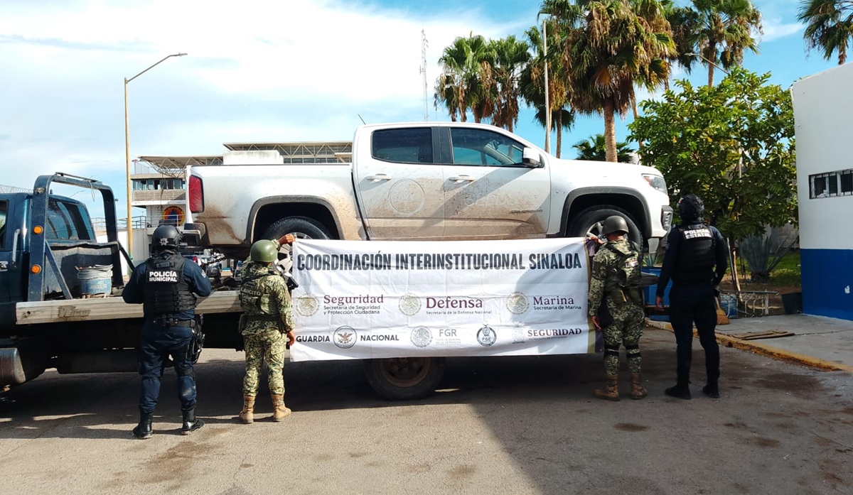 Aseguran camioneta con reporte de robo en Navolato