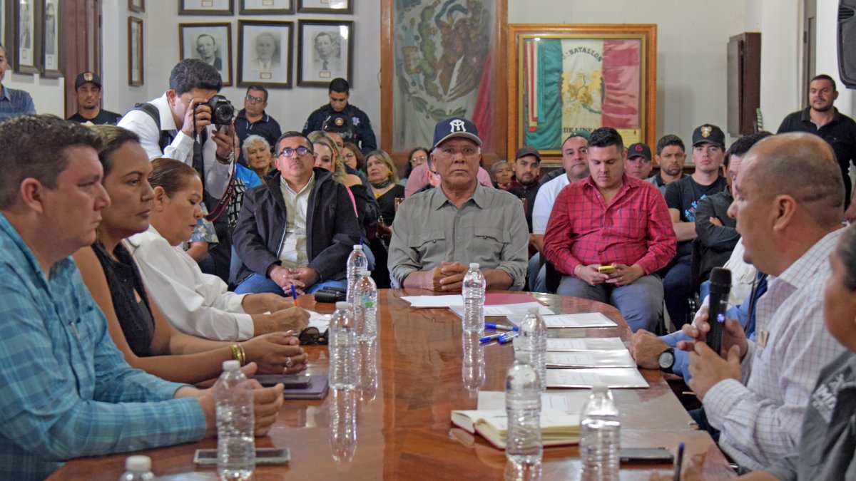 ayuntamiento de el fuerte firma de convenio alcalde