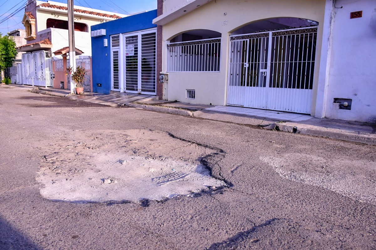 Inicia pavimentación de calle en Arboledas I, en Mazatlán