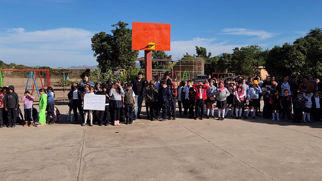banderazo de inicio a la construcción de techumbre de la cancha de usos