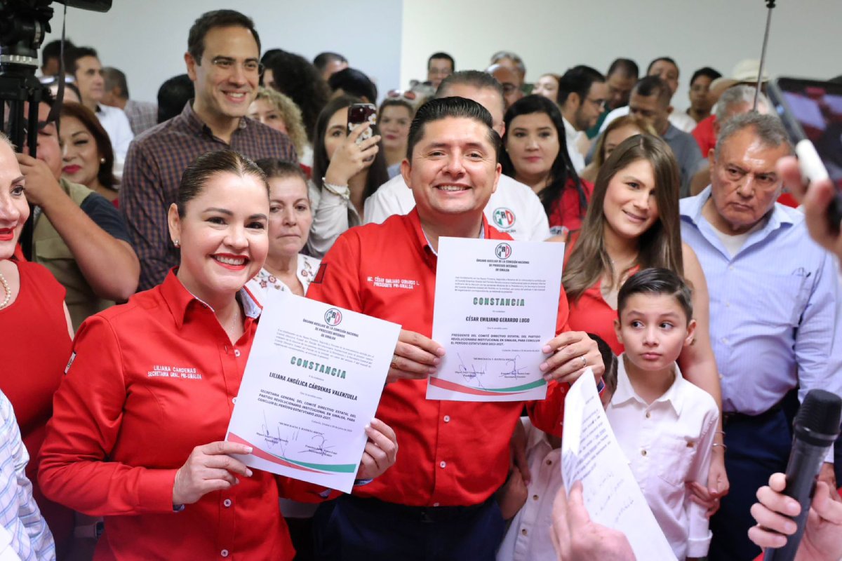 Jorge Meade toma protesta y entrega constancia a dirigencia del CEN del PRI en Sinaloa César Emiliano Gerardo Lugo y Liliana Cárdenas Valenzuela rindieron protesta para formalizar sus cargos como dirigente estatal y secretaria general del Revolucionario Institucional en Sinaloa, y recibieron la constancia de manos de Jorge Armando Meade Ocaranza, Secretario de Organización del CEN del PRI.