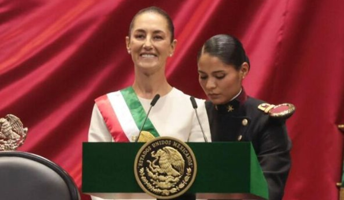 Claudia Sheinbaum recibe la banda presidencial