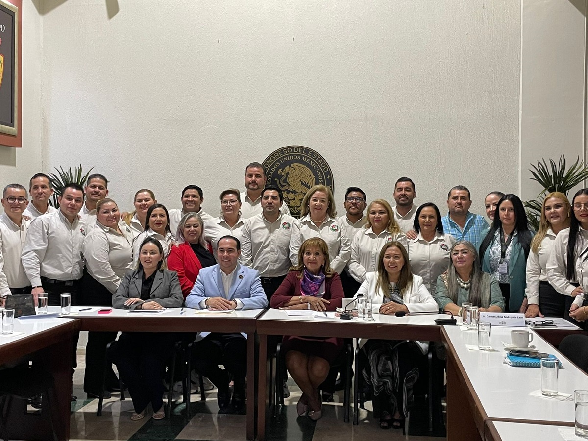 Congreso de Sinaloa y STASE firman aumento salarial del 9 % para trabajadores legislativos