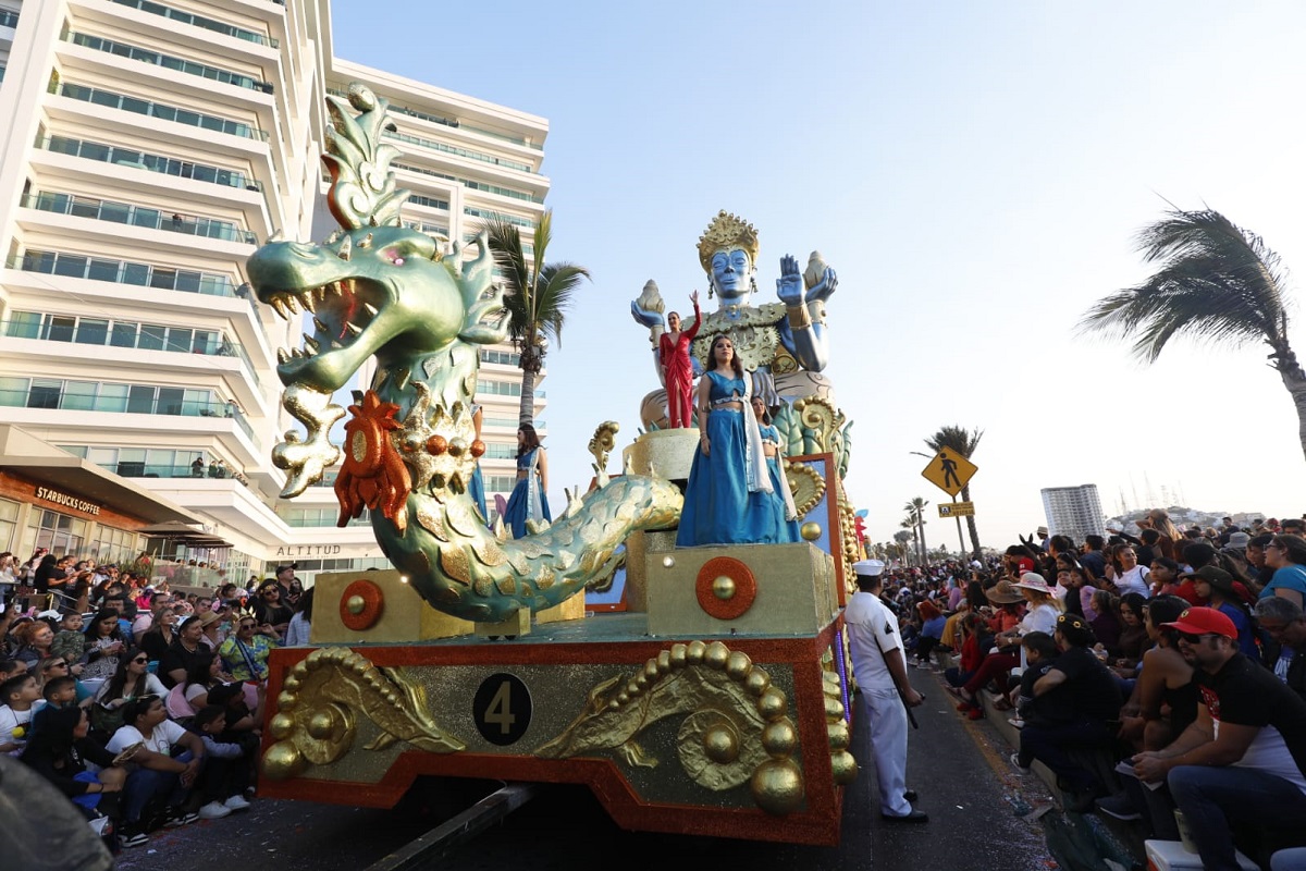 Carnaval Internacional de MazatlÃ¡n (Los Noticieristas)