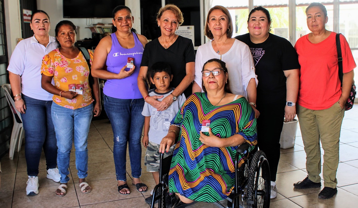 DIF Escuinapa entrega credenciales de discapacidad a 23 beneficiarios DIF Escuinapa entrega credenciales de discapacidad