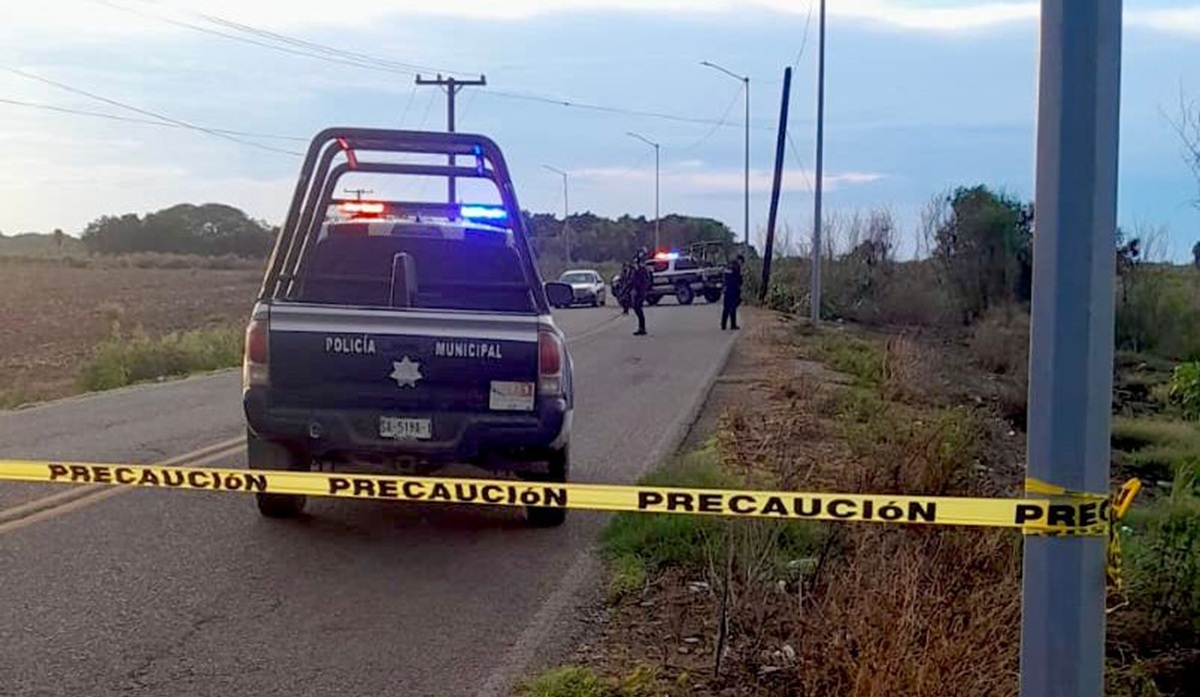 Encuentran a hombre sin vida con mensaje en cartulina en el ejido La Bandera, en Navolato