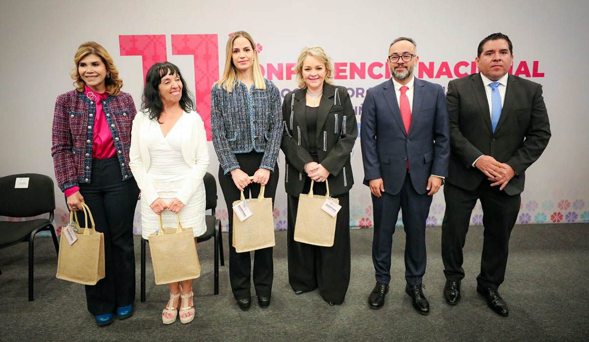 Acude Eneyda Rocha a encuentro nacional de procuradores de la protección en Querétaro