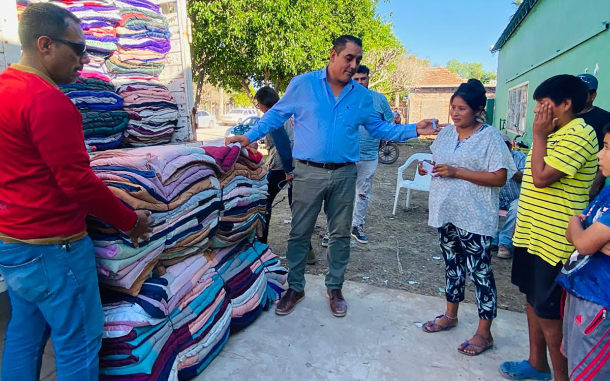 Entrega de apoyos a afectados por ‘Norma’ en Guasave