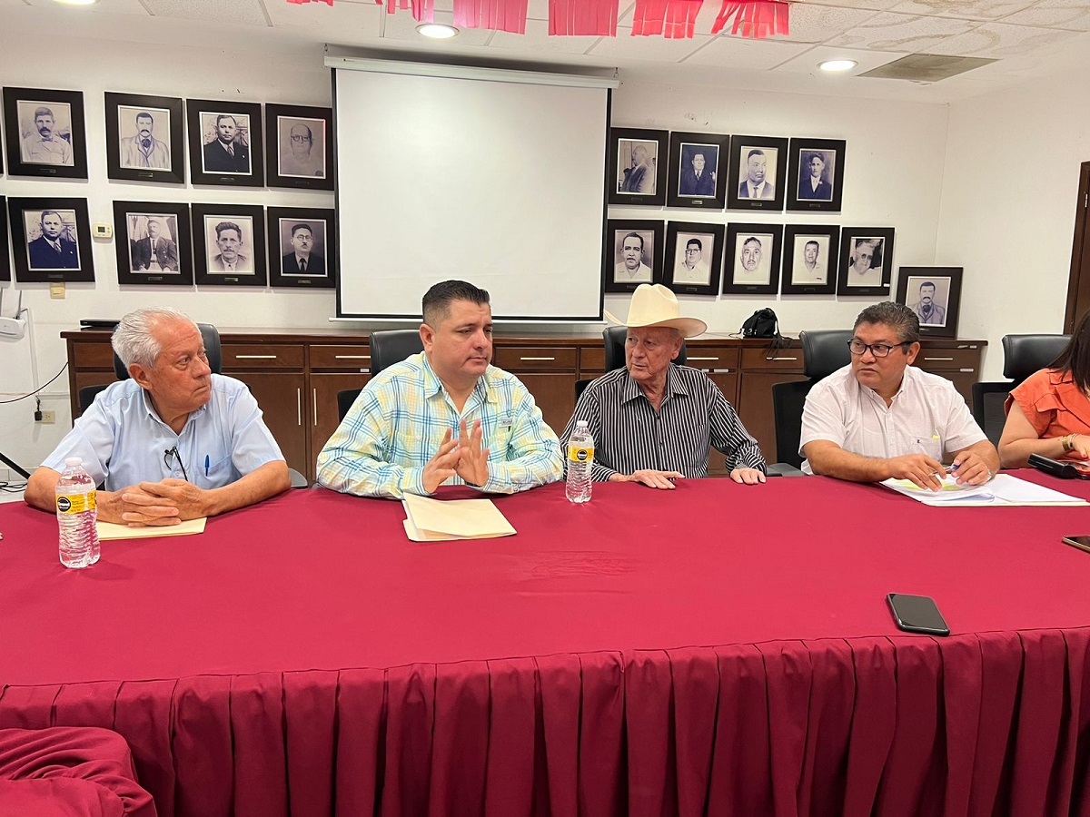 Inician en Angostura el proceso de entrega y recepción municipal; alcaldes actual y electo se reúnen