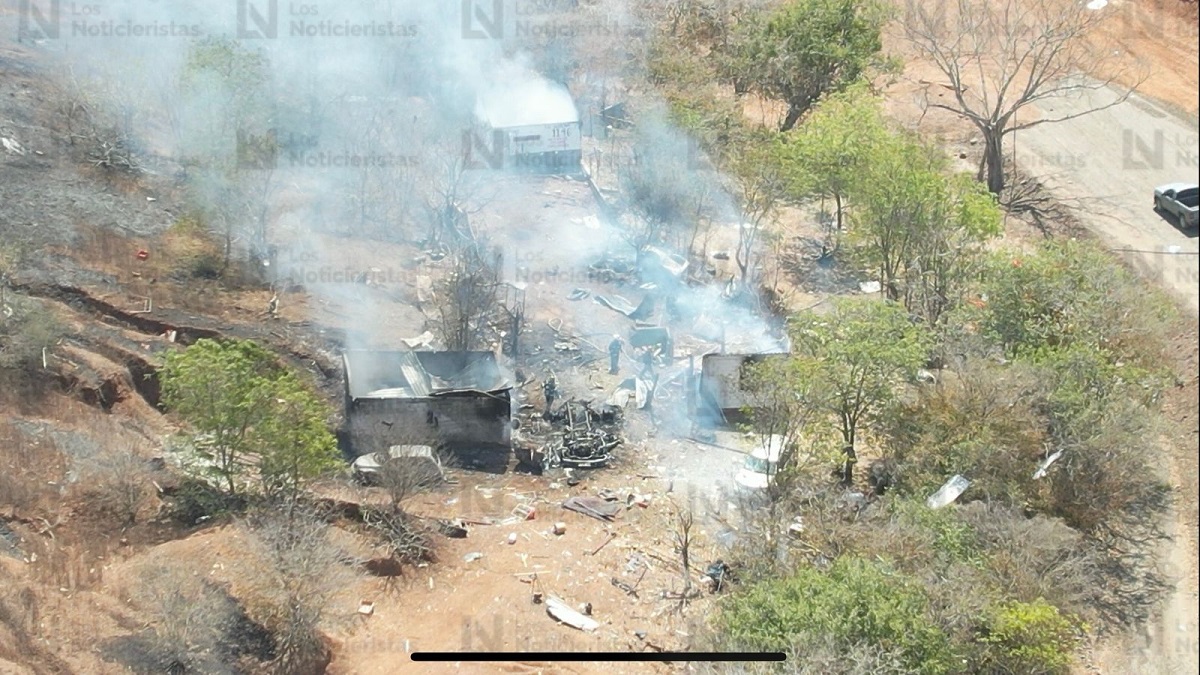 Hay al menos dos personas sin vida en explosión de bodega de pólvora en Mazatlán