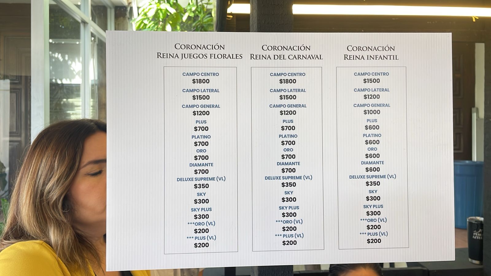 fila para venta de boletos del Carnaval taquilla de venta