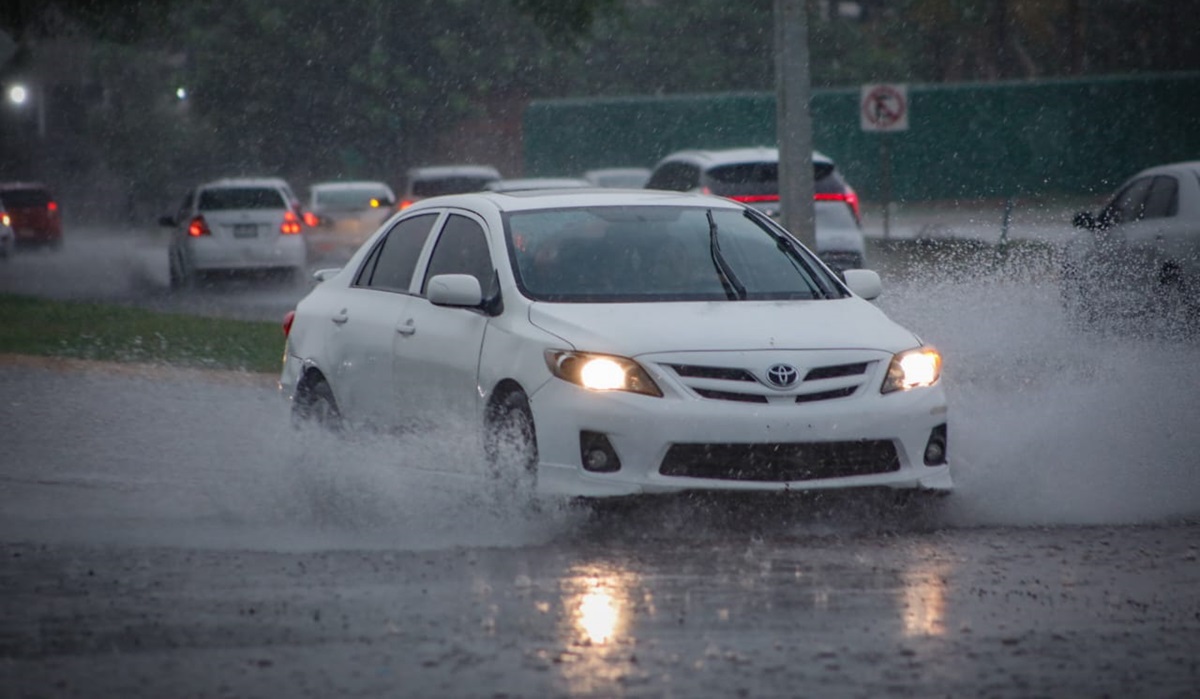 Fuertes lluvias dejan efectos del huracán 'Carlotta' en Culiacán