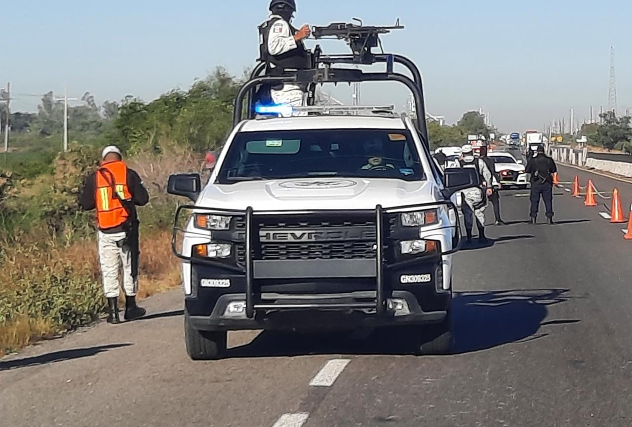Hieren de bala a un trailero sobre la México 15, en Guasave