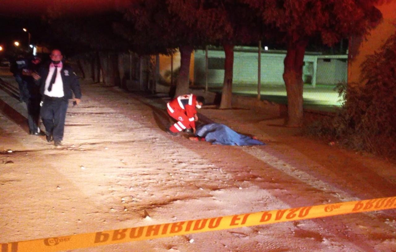 Con golpes y el rostro ensangrentado encuentran asesinado a un hombre en Navolato