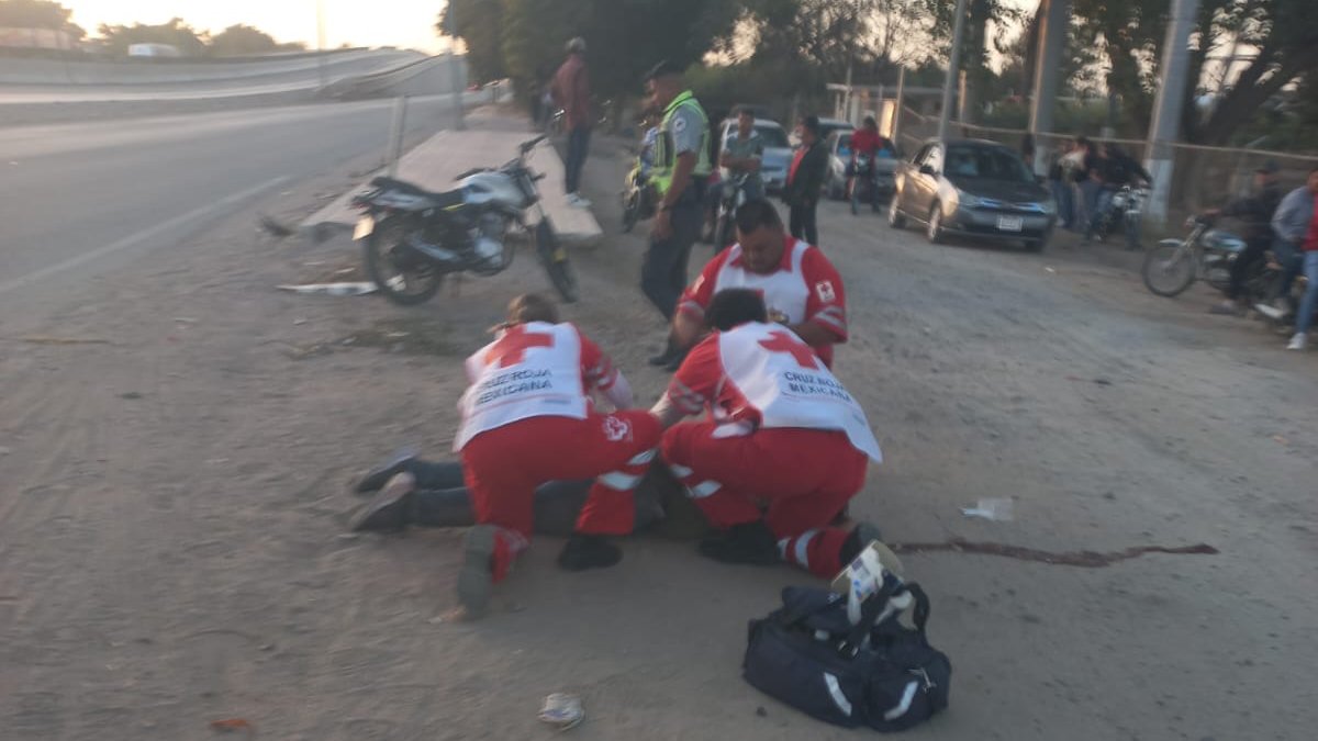 Hombre derrapa por la comisaría de Gabriel Leyva Solano y termina mal  herido al lado de la carretera | Los Noticieristas