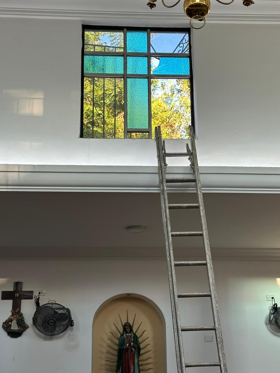 iglesia despojada de los mochis ventana