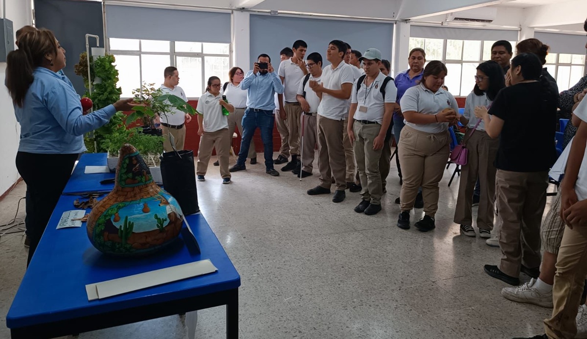 Jornada educativa de medio ambiente en el CAM 25 Laboral, en Mazatlán